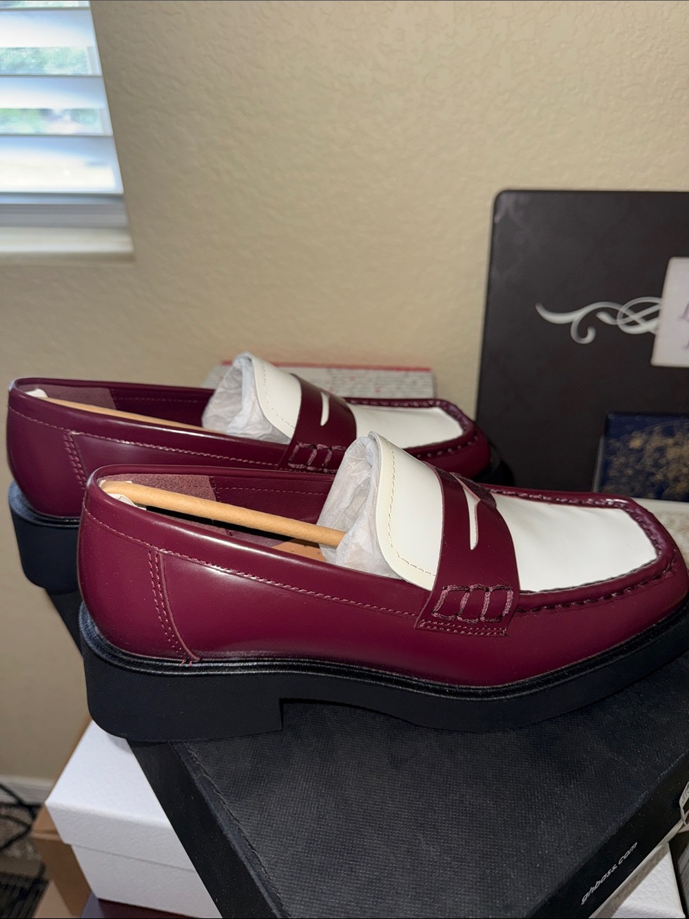 G.H. Bass Bowery Square Toe Penny Loafers Wine Cream Leather Size 6.5 NIB